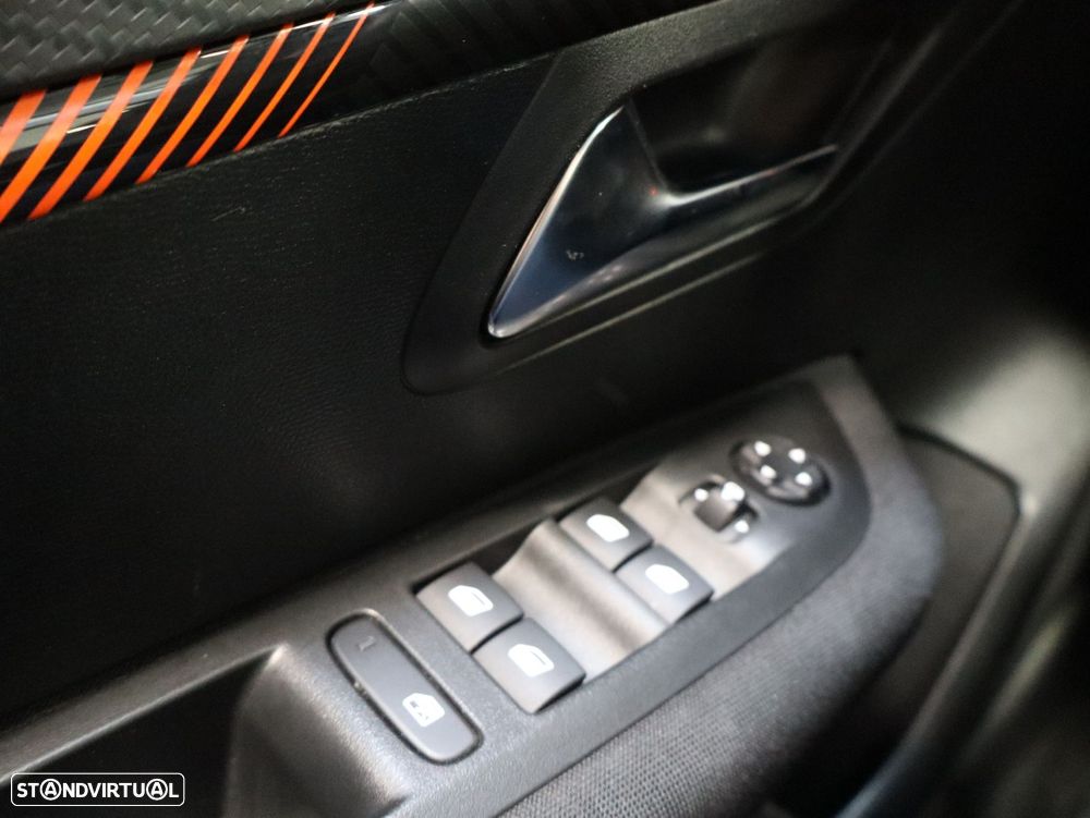 Peugeot 208 1.2 PureTech Active - 17