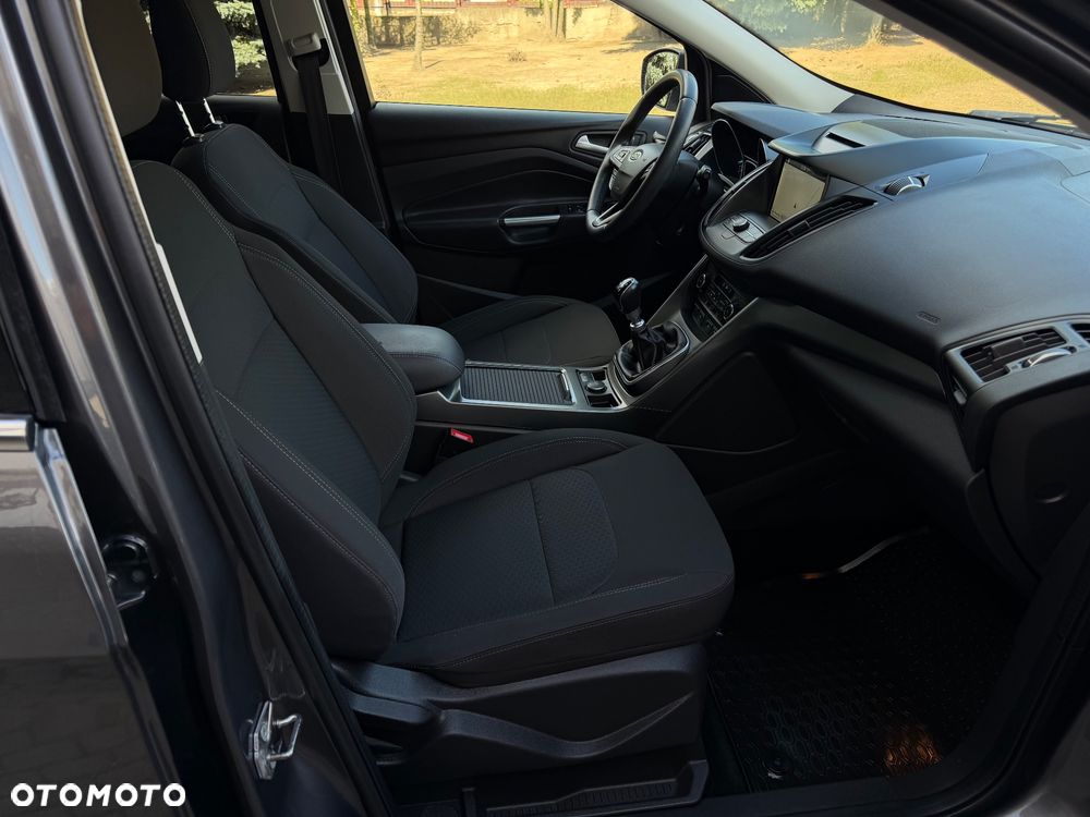 Ford Kuga 1.5 EcoBoost 2x4 Titanium - 23