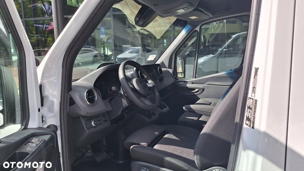Mercedes-Benz Sprinter - 6