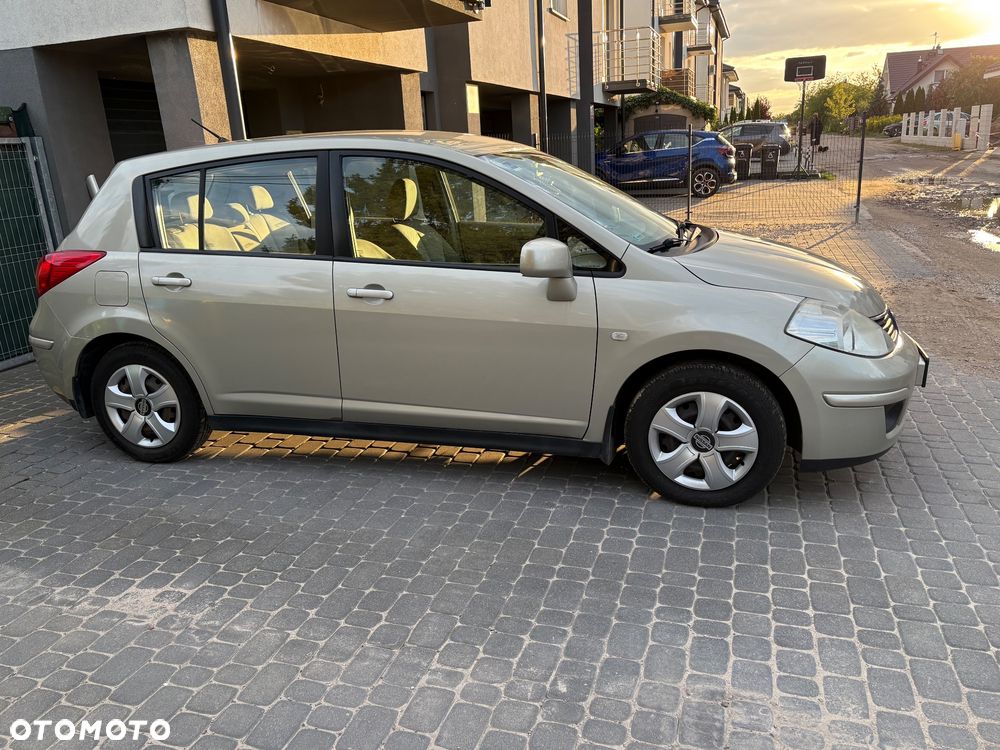 Nissan Tiida 2008 photo 2