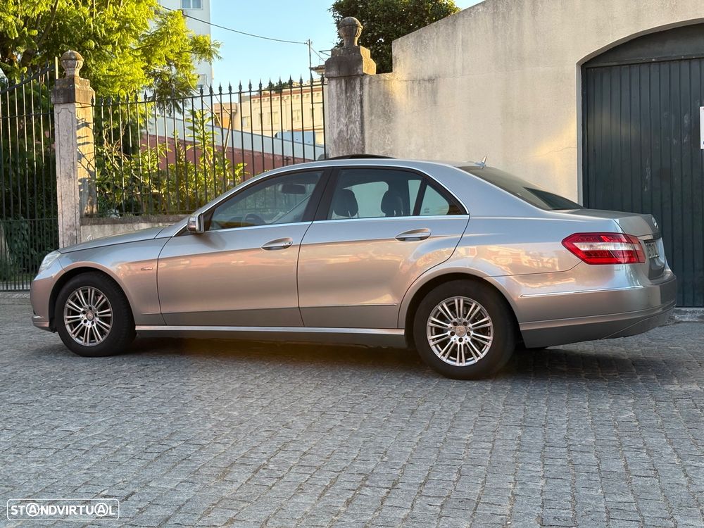 Mercedes-Benz E 220 CDI DPF BlueEFFICIENCY Auto Elegance - 5