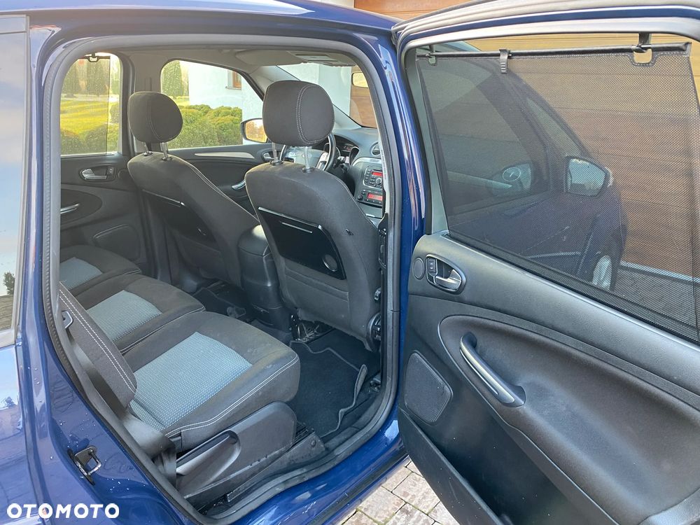 Ford S-Max - 12