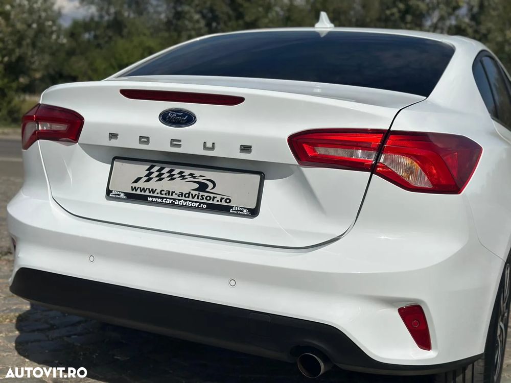 Ford Focus 1.0 EcoBoost MHEV Titanium X - 12