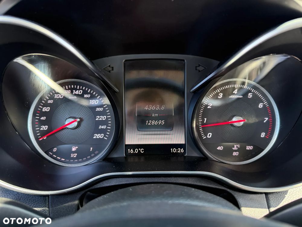 Mercedes-Benz Klasa C 180 7G-TRONIC Exclusive - 16