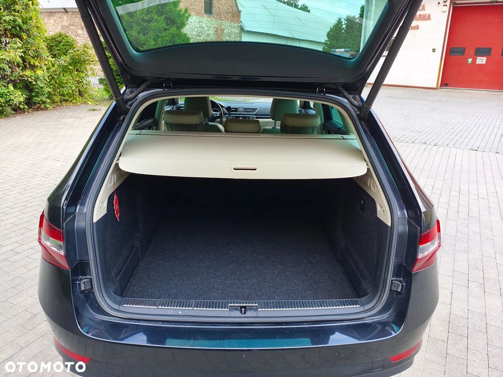 Skoda Superb 2.0 TDI L&K - 20