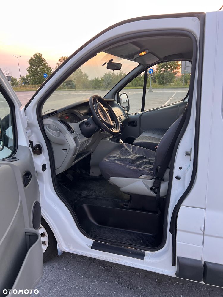 Renault Trafic Passenger - 10