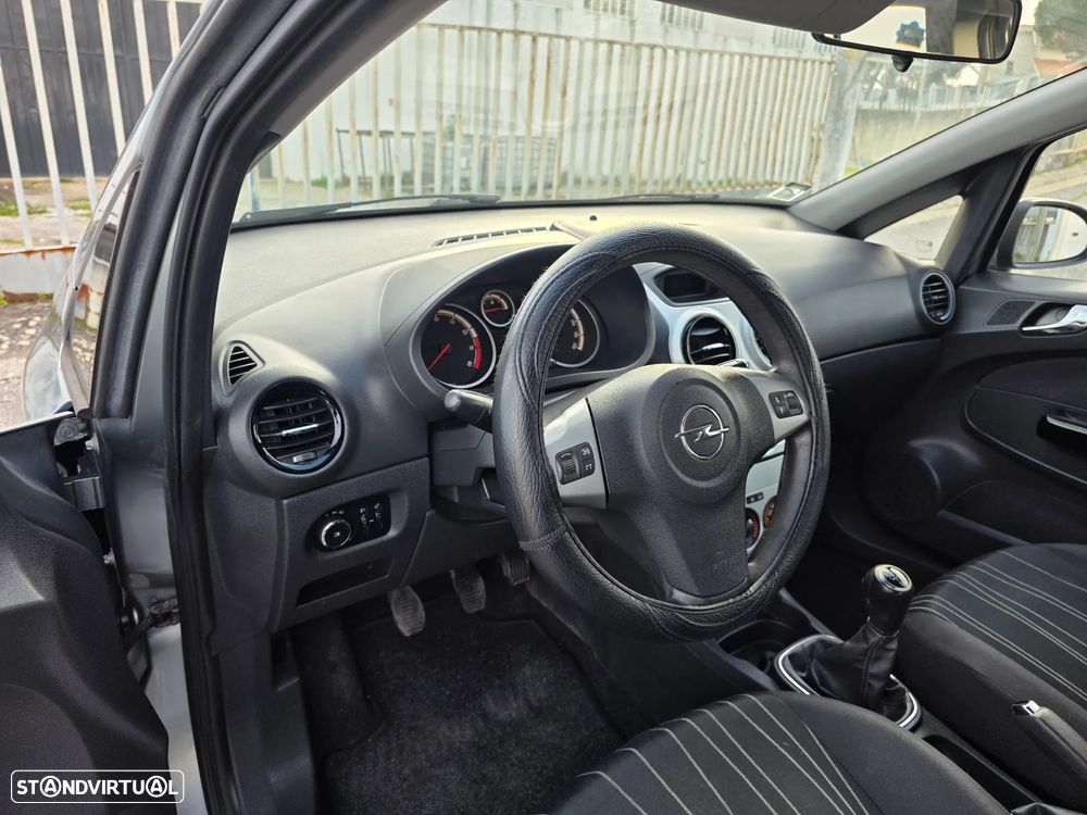 Opel Corsa 1.2 Enjoy - 10