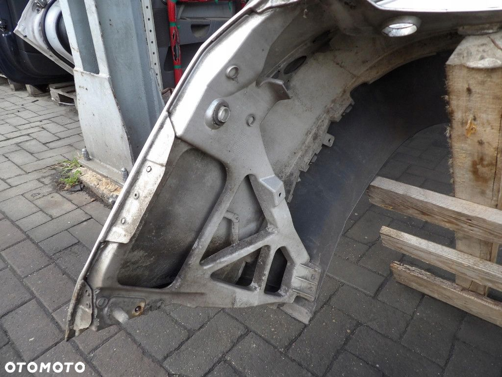 FORD FOCUS MK2 KOMBI ZDERZAK TYŁ MOONDUST SILVER - 9