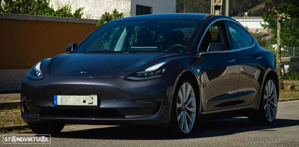 Tesla Model 3 - 3