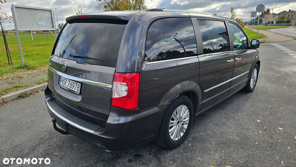 Lancia Voyager 2.8 Multijet 16v Platinum - 4