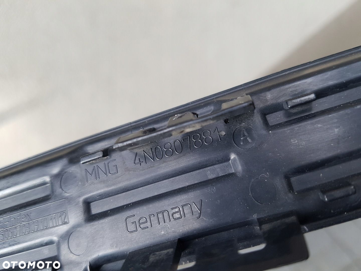 AUDI A8 D5 listwa kratka zderzaka tył środkowa 4N0807881A - 10