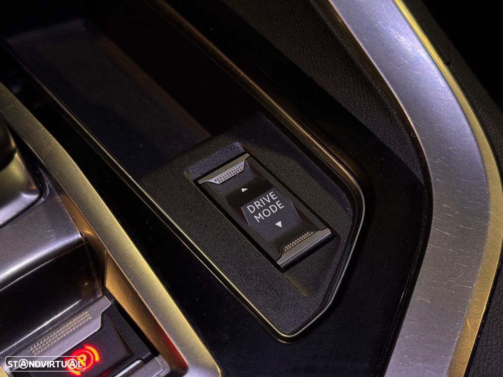 Peugeot 5008 PureTech 130 EAT8 Stop & Start Allure Pack - 22