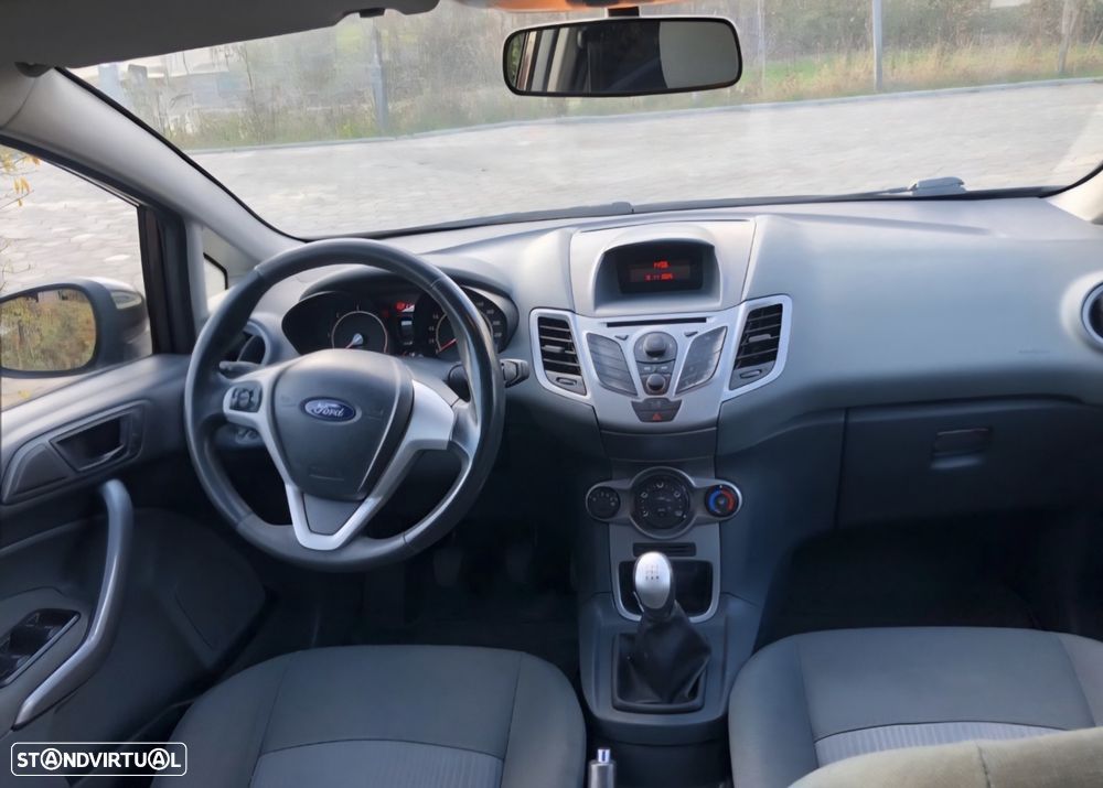 Ford Fiesta 1.6 TDCI S&S ECOnetic Trend - 4