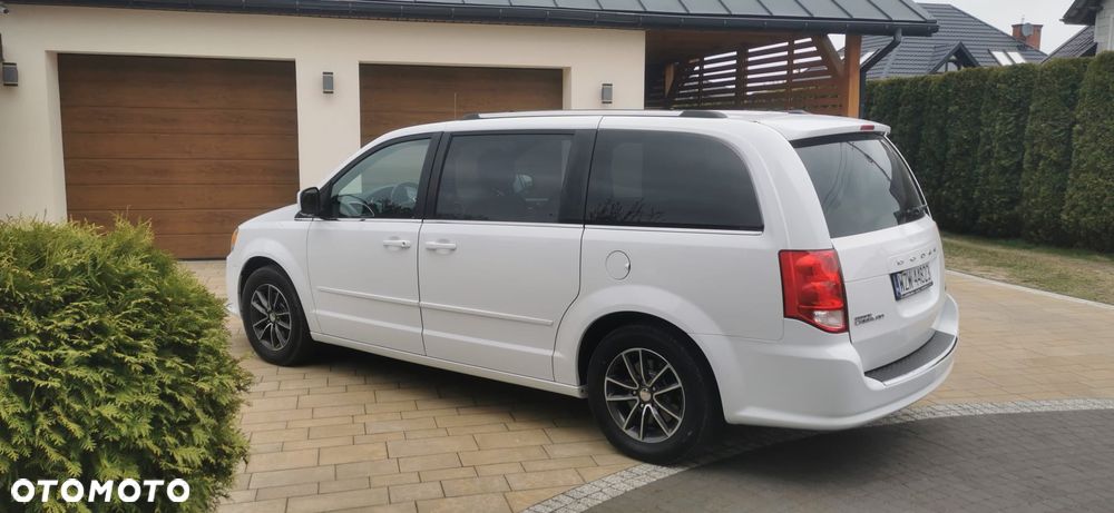 Dodge Grand Caravan - 8
