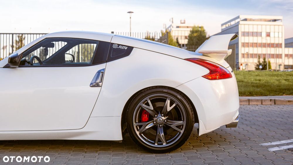 Nissan 370 Z Standard - 6