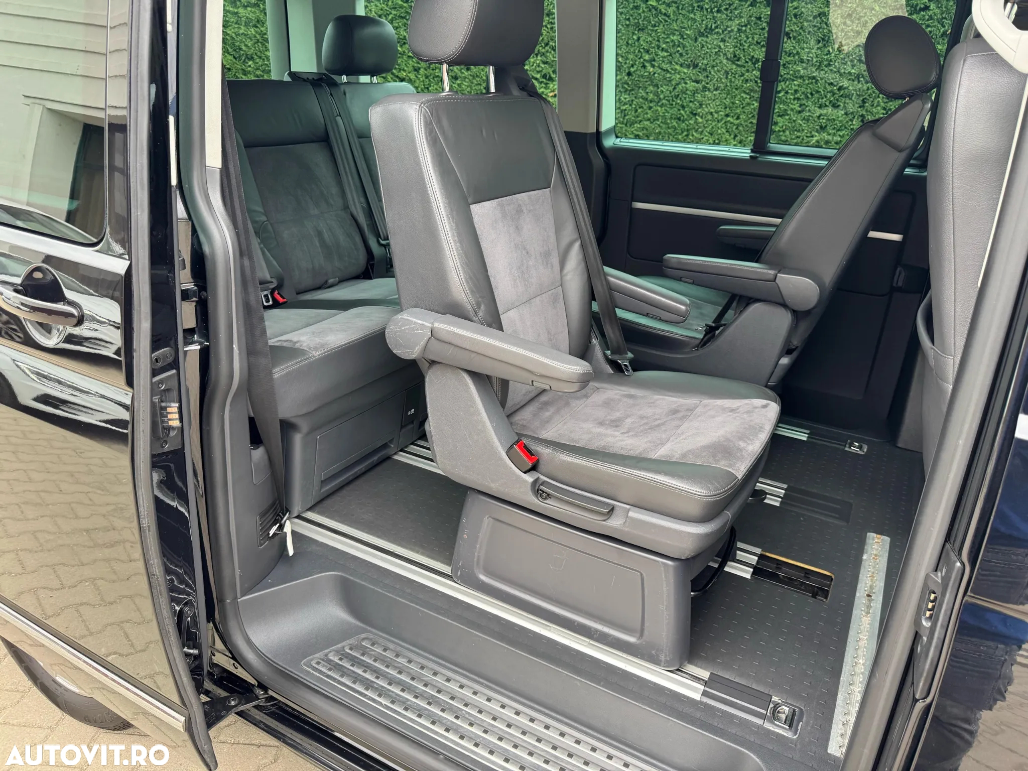 Volkswagen Multivan - 20