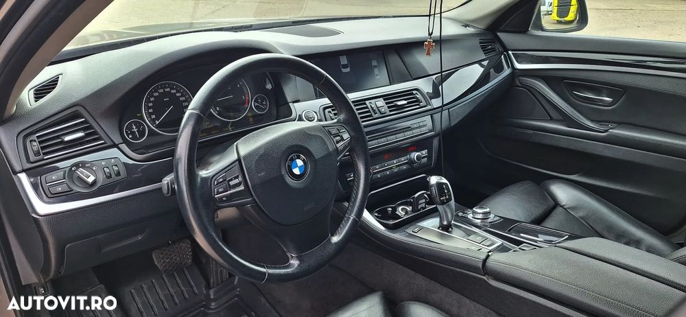 BMW Seria 5 520d Sport-Aut. - 11