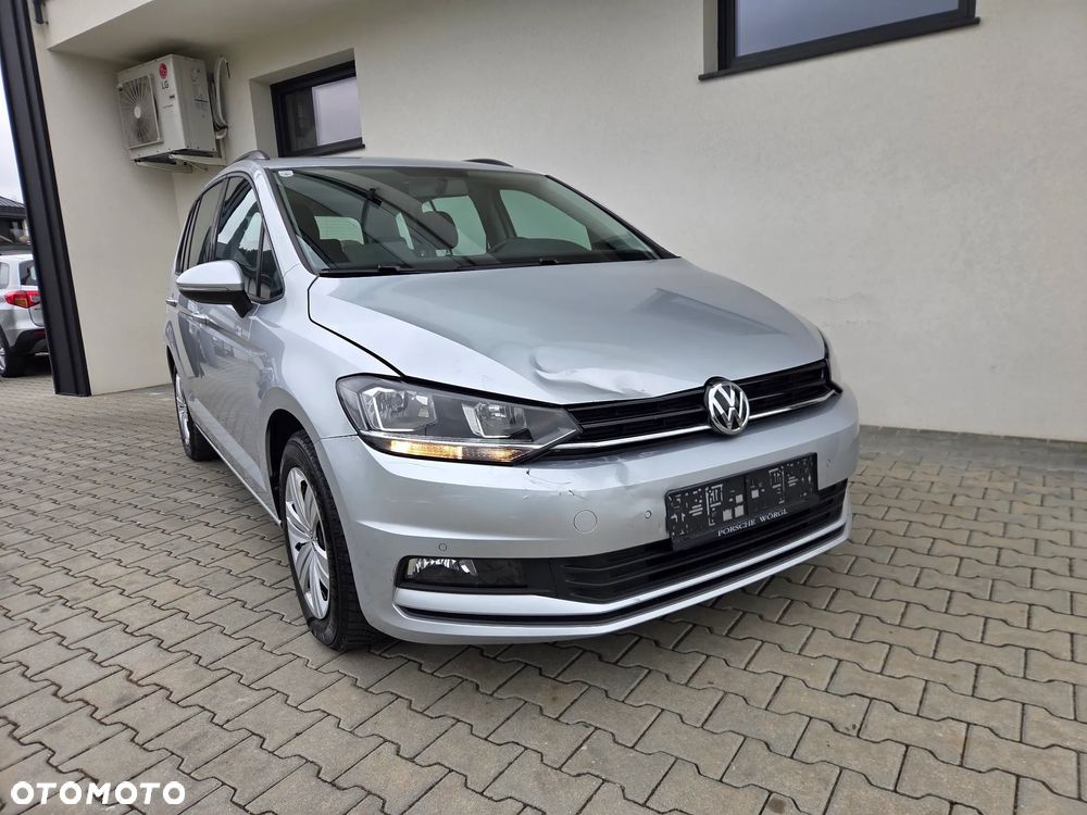 Volkswagen Touran - 1