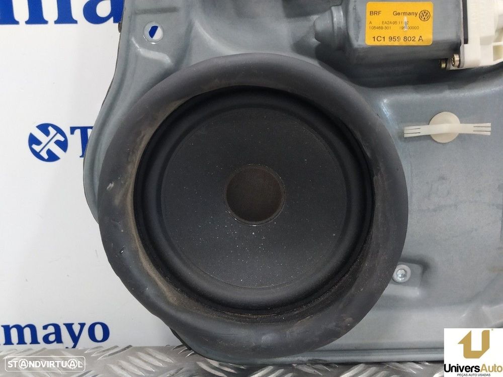 ELEVADOR DE VIDRO FRONTAL DIREITO VOLKSWAGEN GOLF IV 2003 -1C1959802A - 1