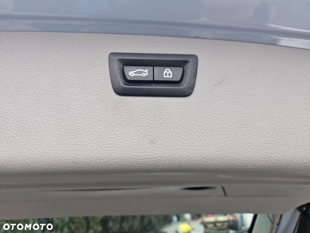 BMW Seria 3 318d - 16