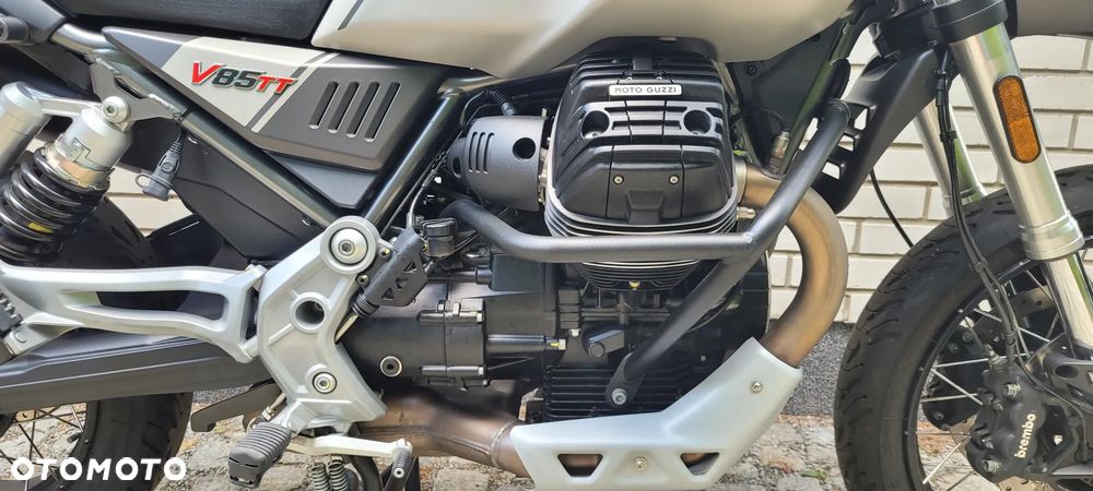 Moto Guzzi V85 - 9