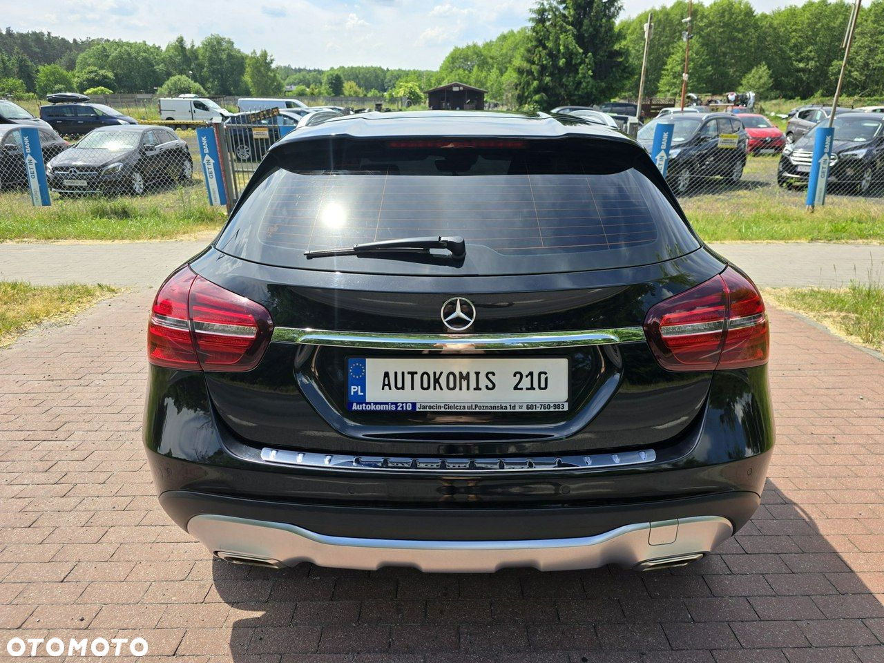 Mercedes-Benz GLA - 8