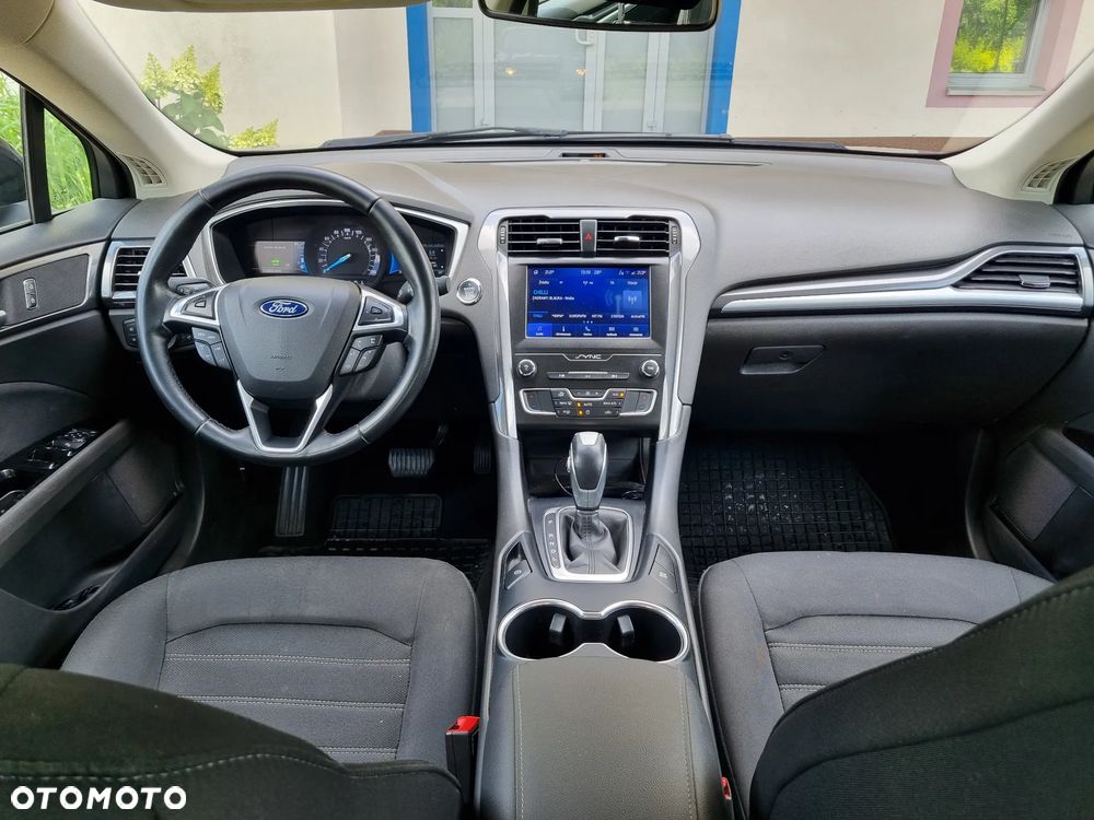 Ford Mondeo 2.0 Hybrid Trend - 13