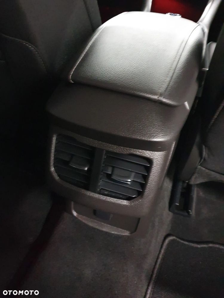 Ford Mondeo 2.0 TDCi Titanium PowerShift - 17