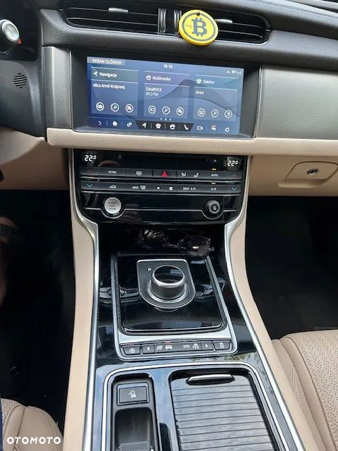 Jaguar XF 2.0 i4D Prestige - 7