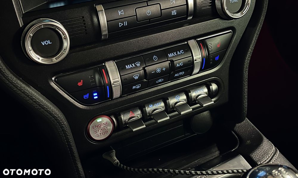 Ford Mustang 5.0 V8 GT - 27