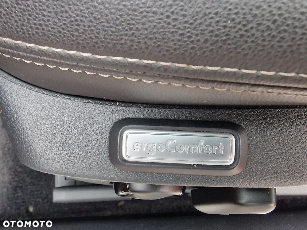 Volkswagen Passat - 18