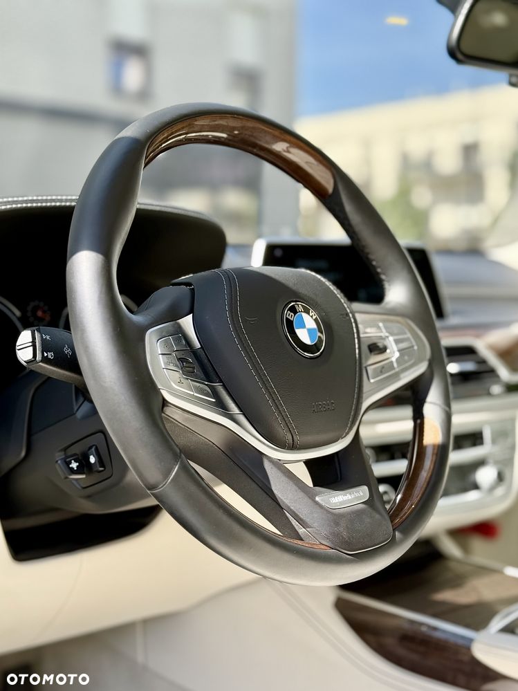BMW Seria 7 750Li - 31