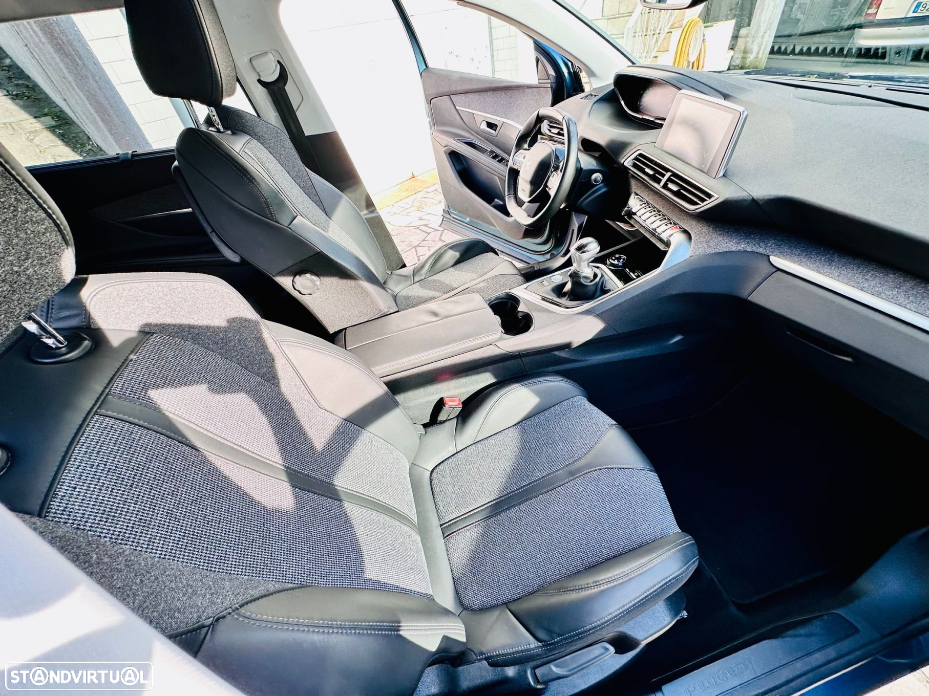 Peugeot 5008 1.2 PureTech Allure - 18