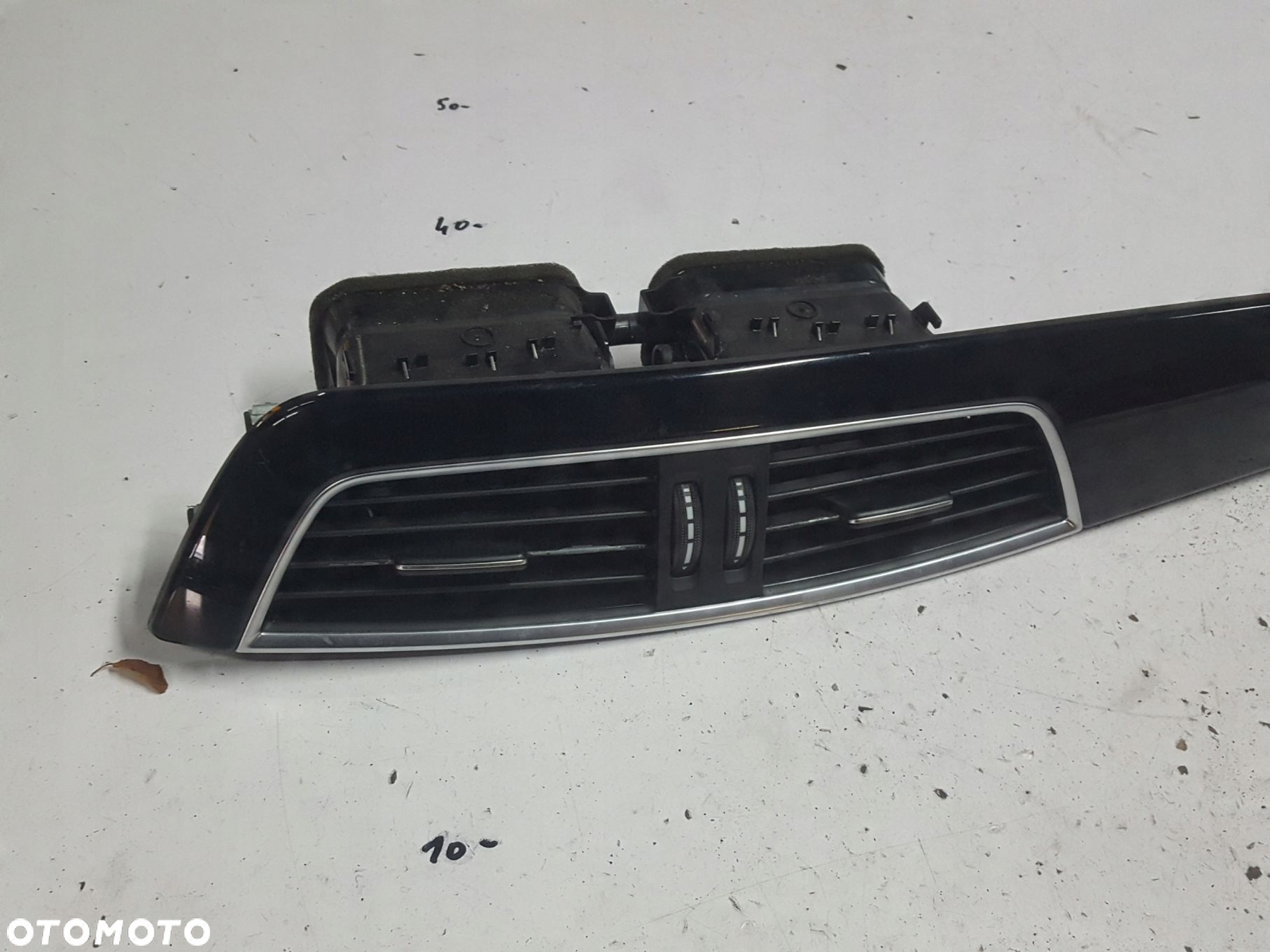 MERCEDES C KLASA W204 LIFT 11-14r KRATKI NAIEWU ŚRODKOWE - 3