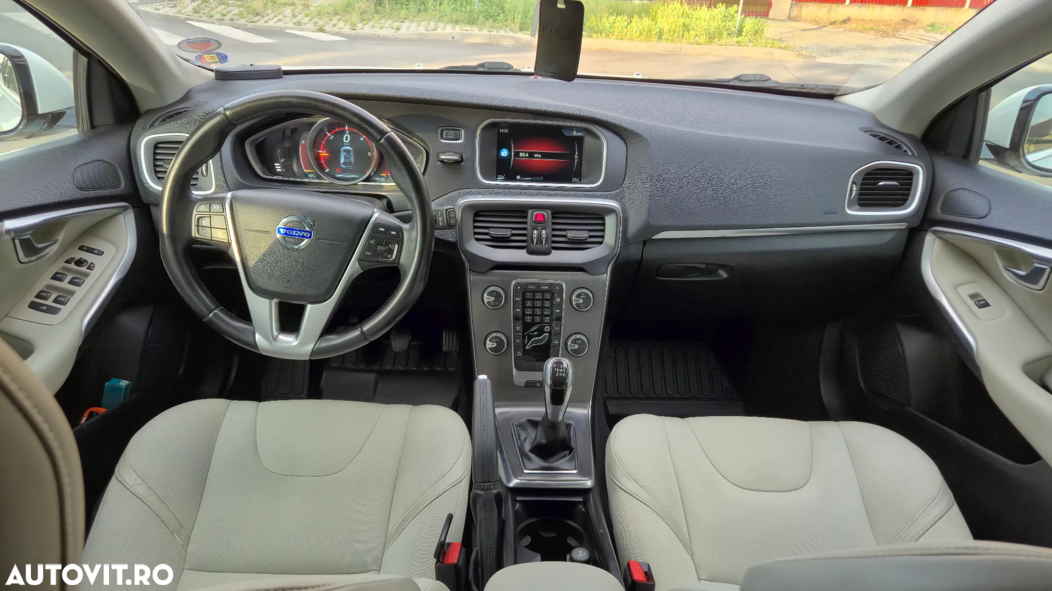 Volvo V40 D2 94g Momentum - 7