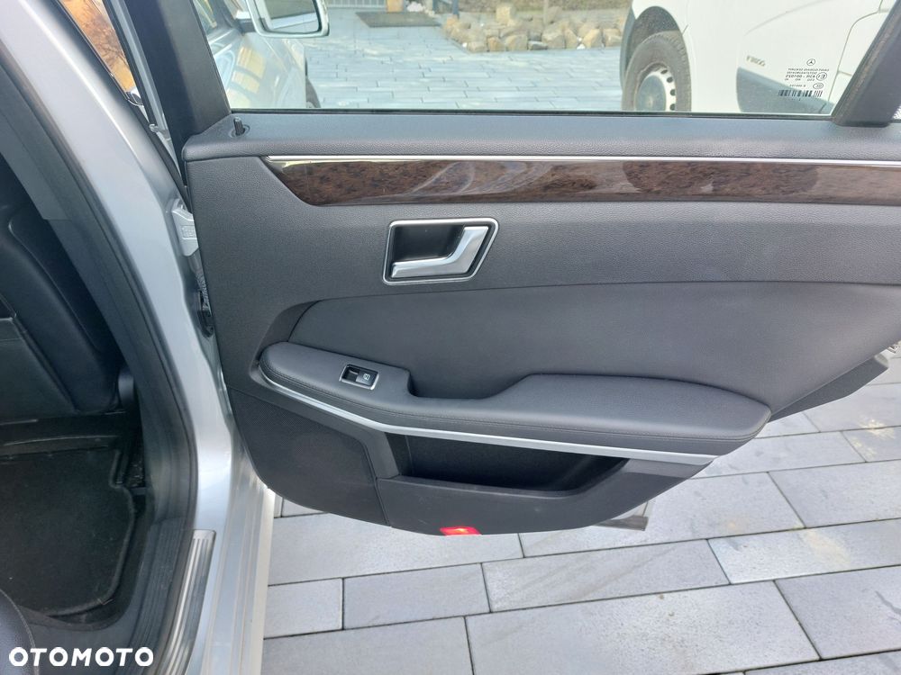 Mercedes-Benz Klasa E 200 CDI BlueEff Elegance - 18