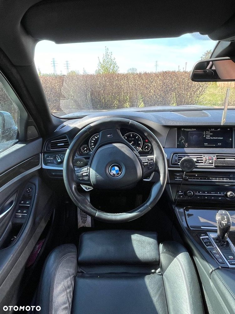 BMW Seria 5 525d xDrive - 4