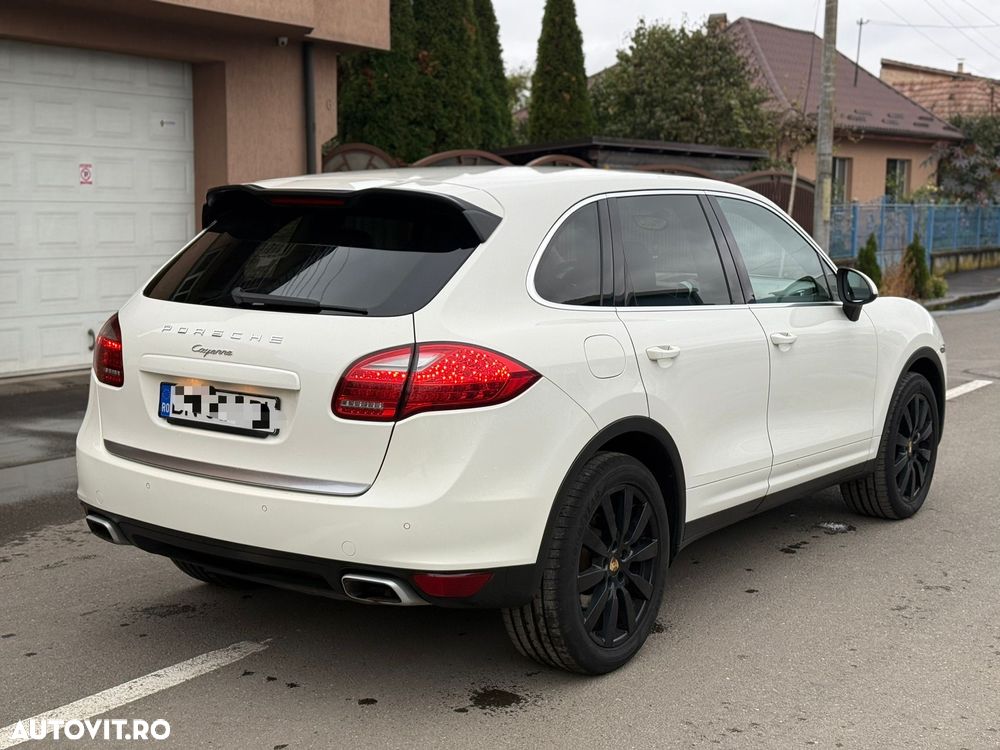 Porsche Cayenne 3.0 L V6 - 4
