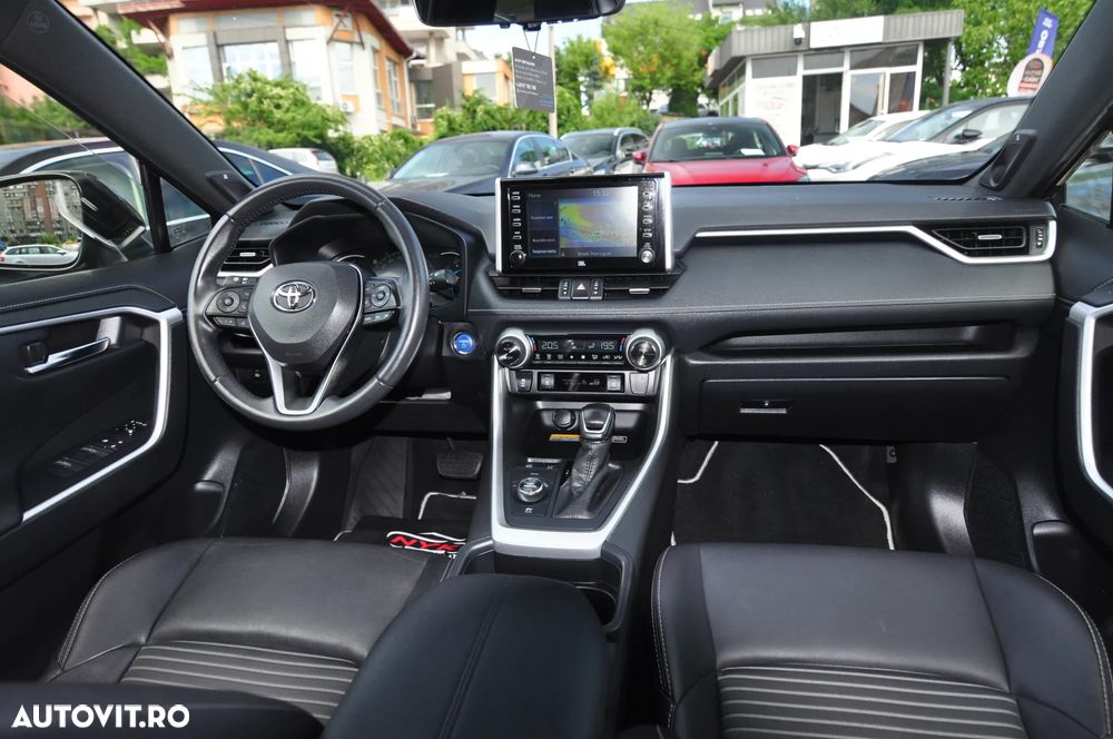 Toyota RAV4 - 6