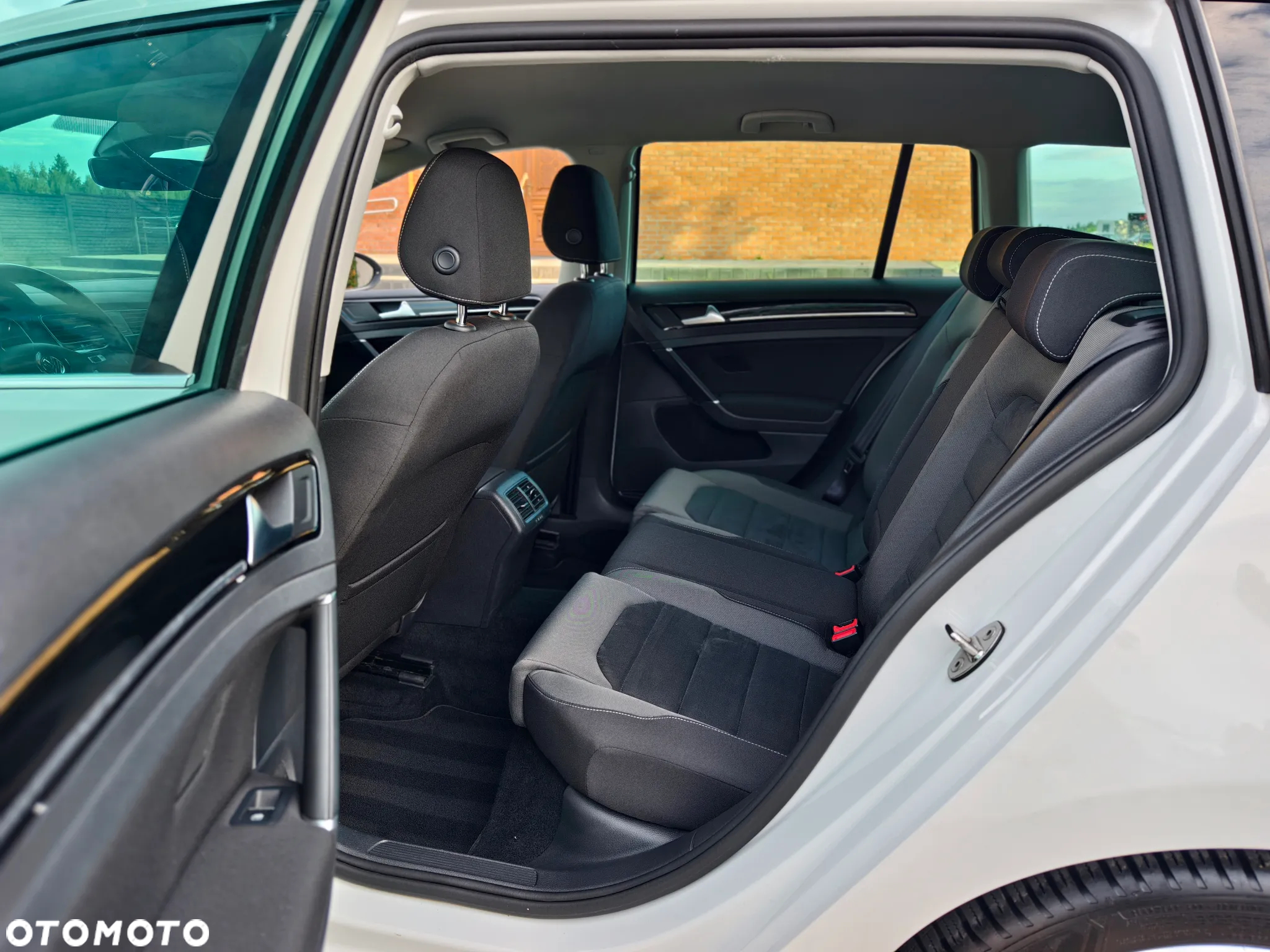 Volkswagen Golf 2.0 TDI SCR Highline - 9