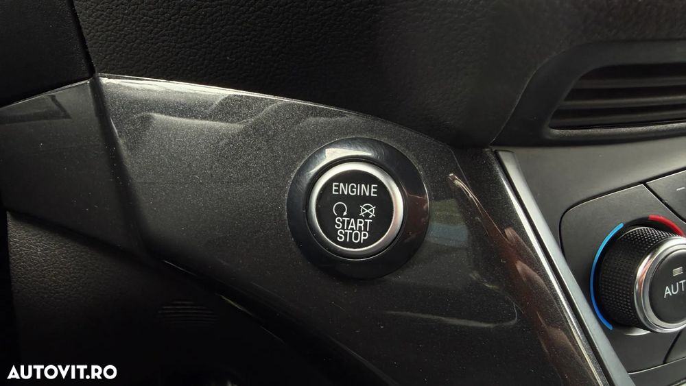 Ford Kuga 1.5 TDCi 2WD ST-Line - 22