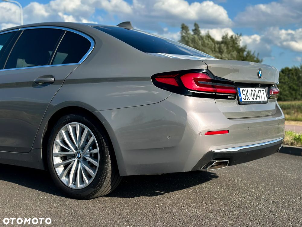 BMW Seria 5 530i xDrive mHEV Luxury Line - 23