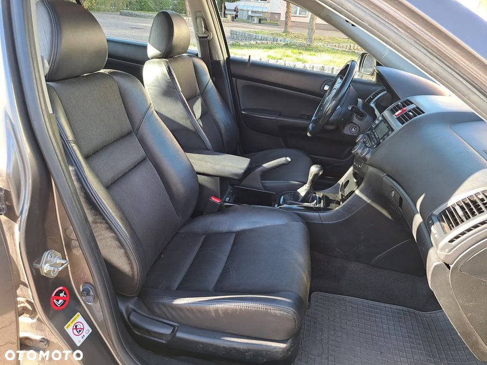 Honda Accord 2.0 Sport - 15