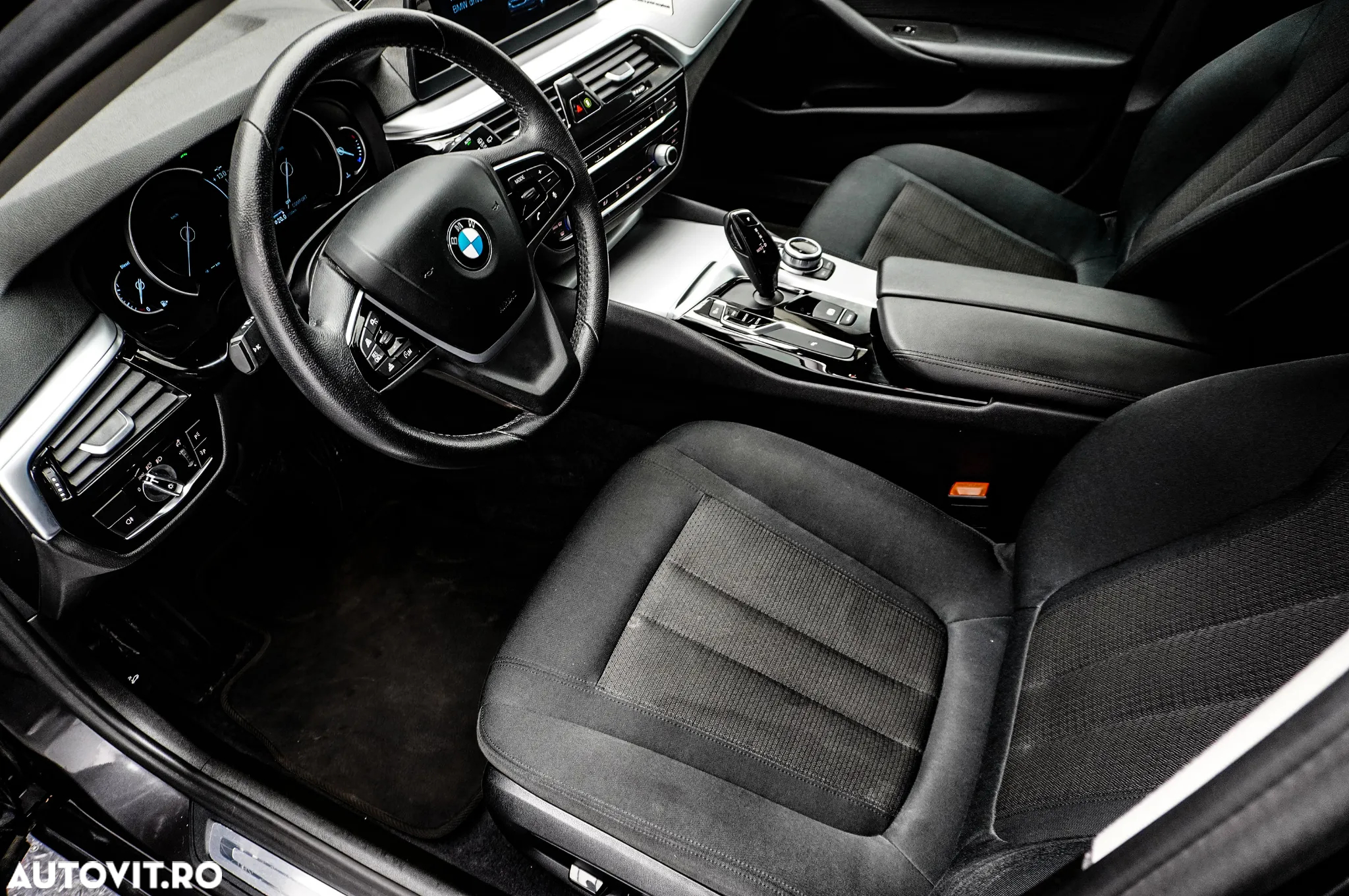 BMW Seria 5 520d AT - 12