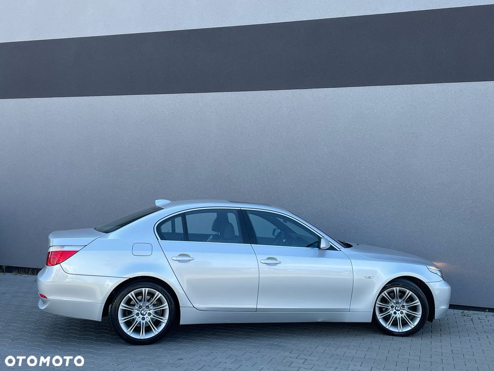 BMW Seria 5 525i - 11