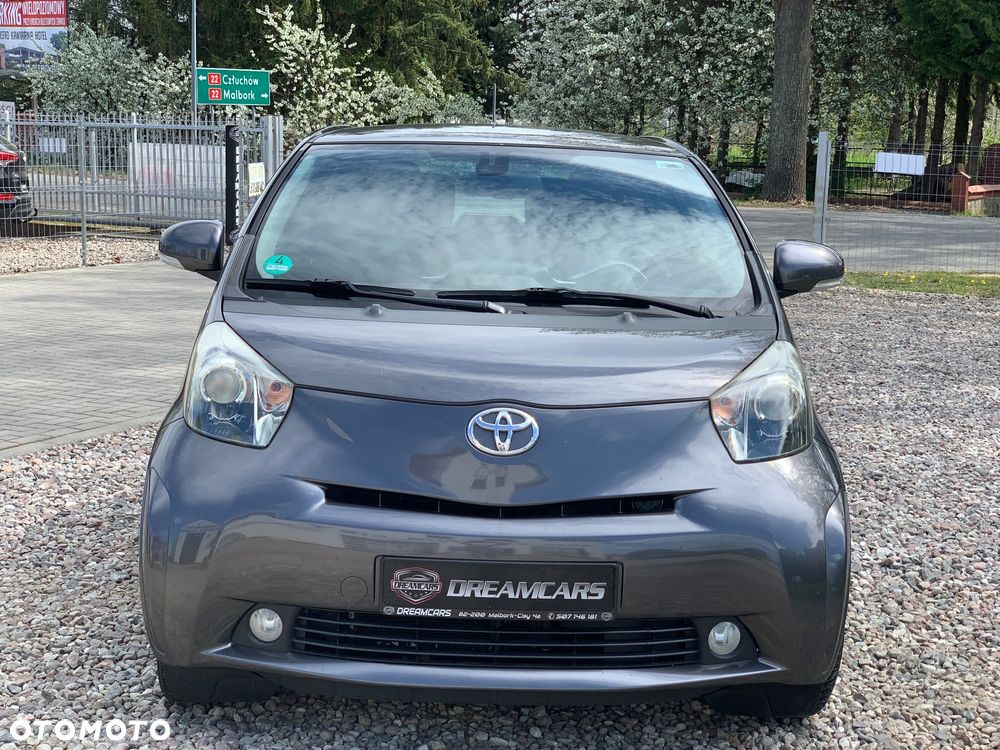 Toyota iQ - 5