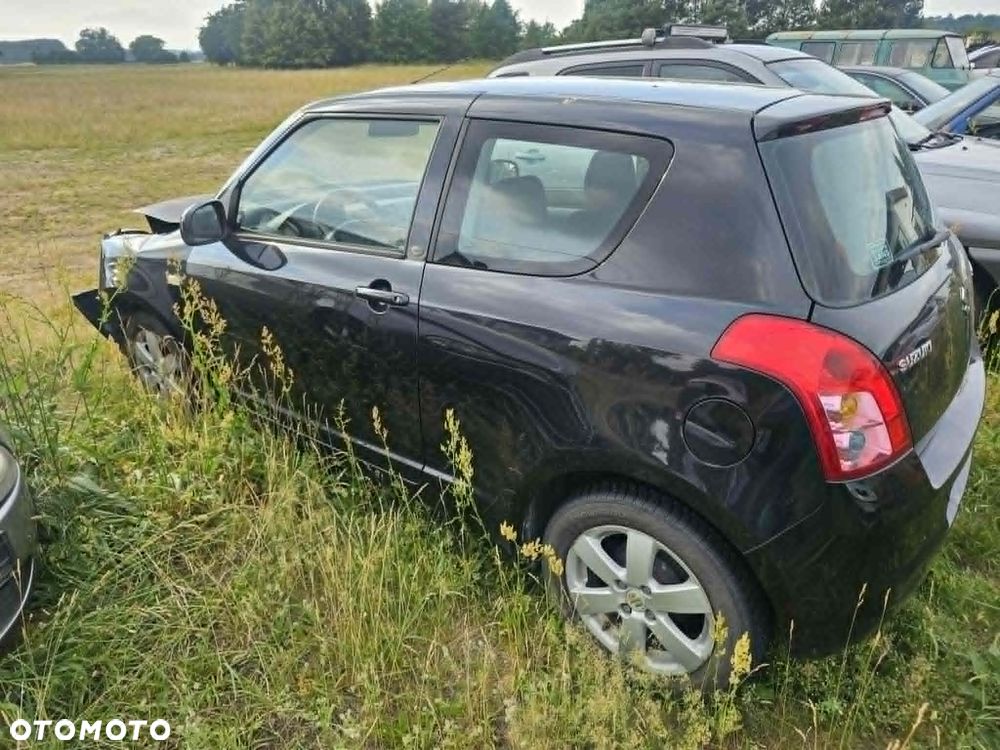 Suzuki Swift 1.3 Club - 5