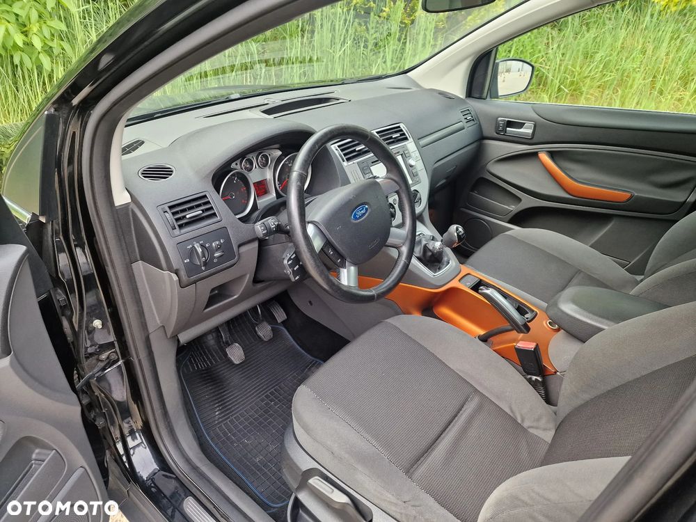 Ford Kuga 2.0 TDCi 4x4 Titanium - 25