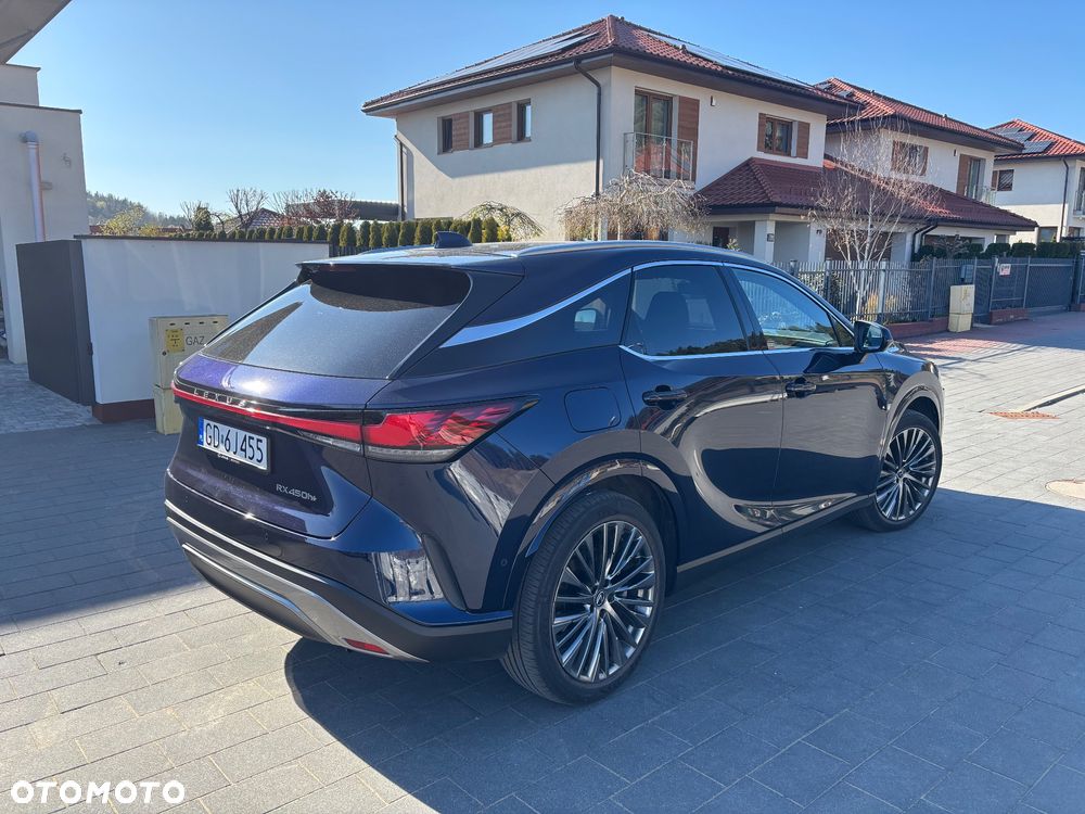 Lexus RX 450h+ Omotenashi - 3