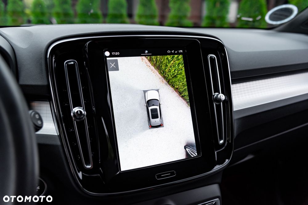 Volvo XC 40 B4 B DKG Ultimate Dark - 30